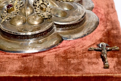 A gilt silver monstrance with inlaid semi-precious stones, dated 1614